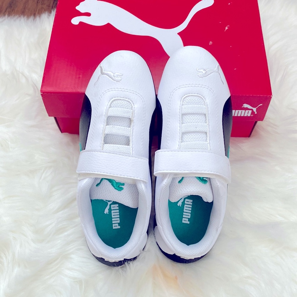 NIB PUMA KIDS / BOYS SNEAKERS FEAT. MERCEDES MOTORSPORT LOGO VERY CUTE WHITE 12C